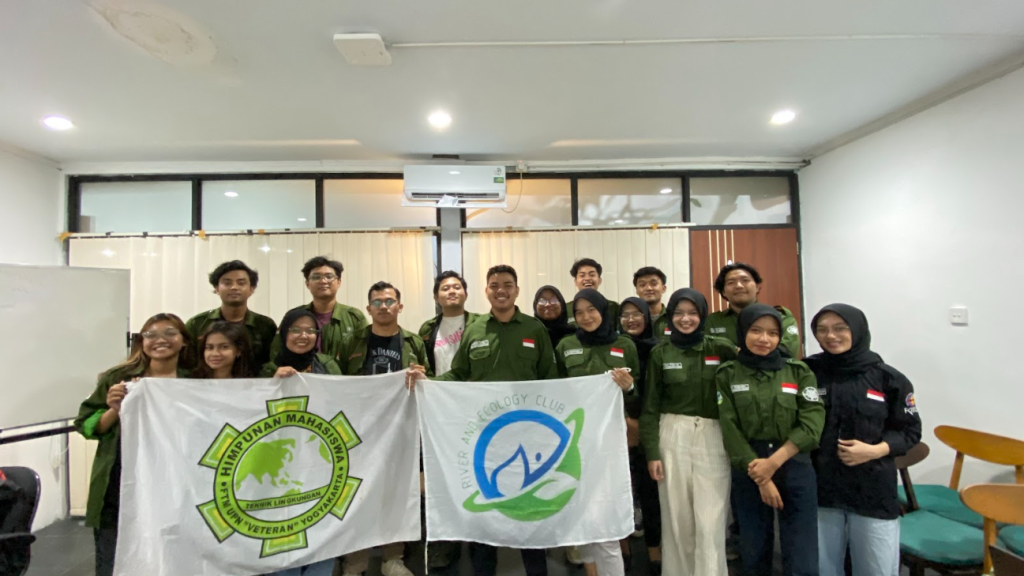 Foto Panitia Kegiatan - River Ecology Club UGM - UPNVYK