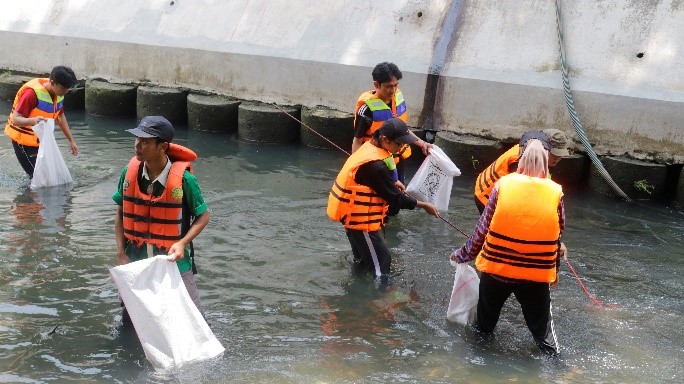 Kegiatan Pelepasan Bibit Ikan